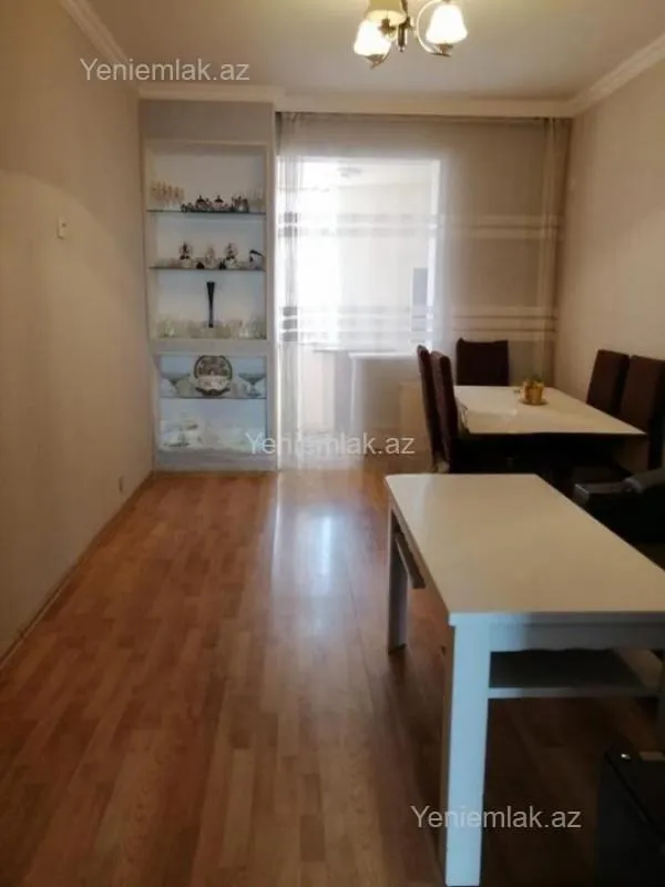 Satılır 3 otaqlı köhnə tikili 55 m²