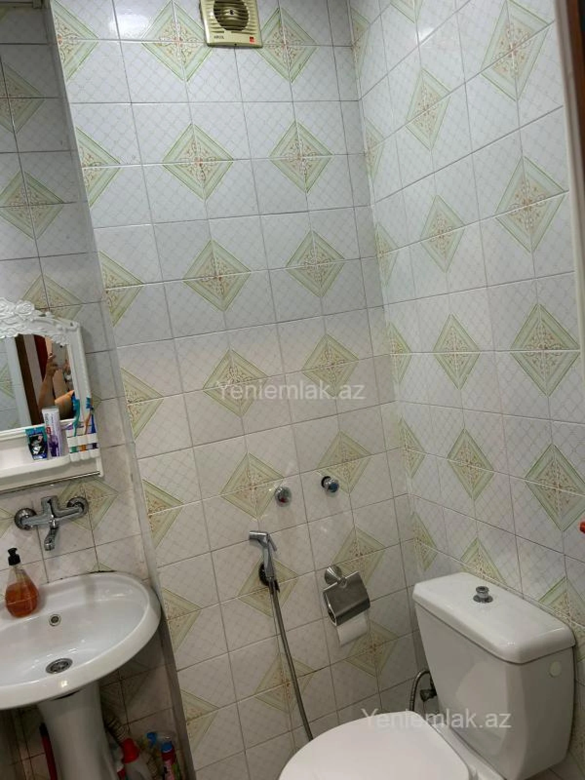 Satılır 3 otaqlı köhnə tikili 55 m²