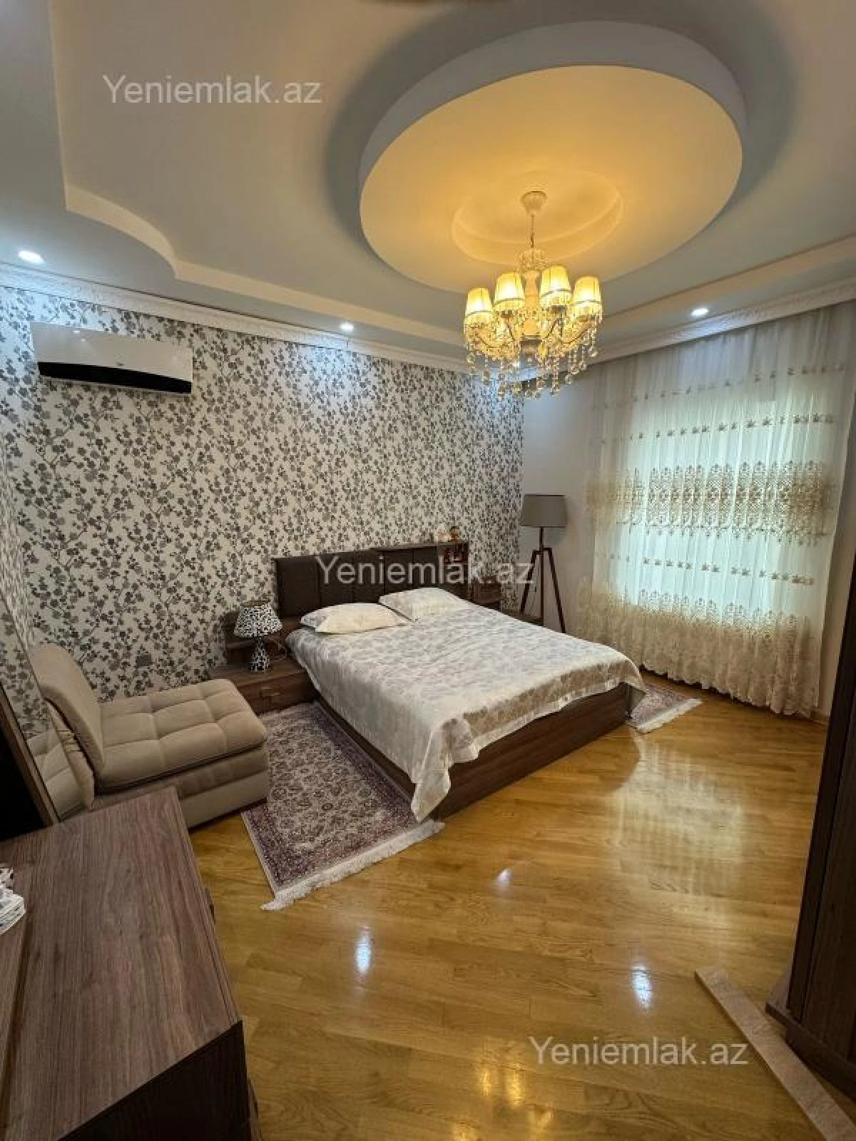 Satılır 6 otaqlı həyət evi 240 m²