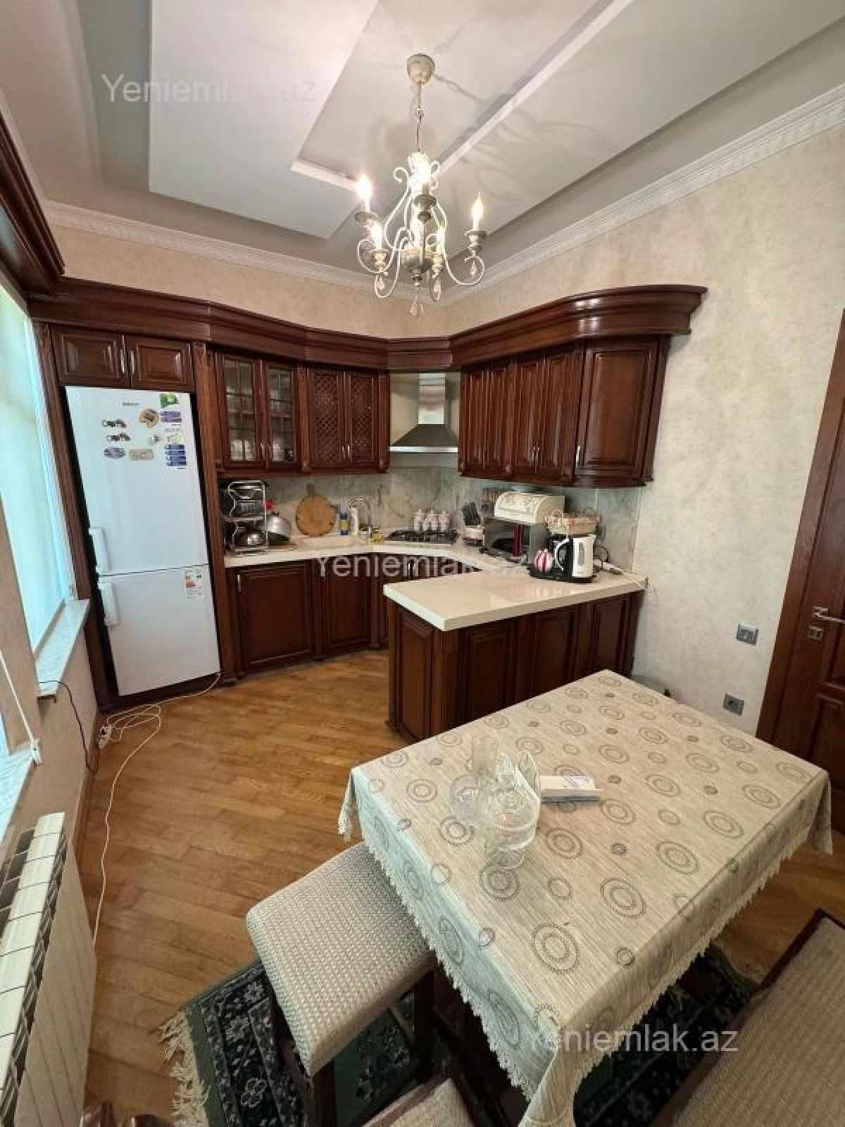 Satılır 6 otaqlı həyət evi 240 m²