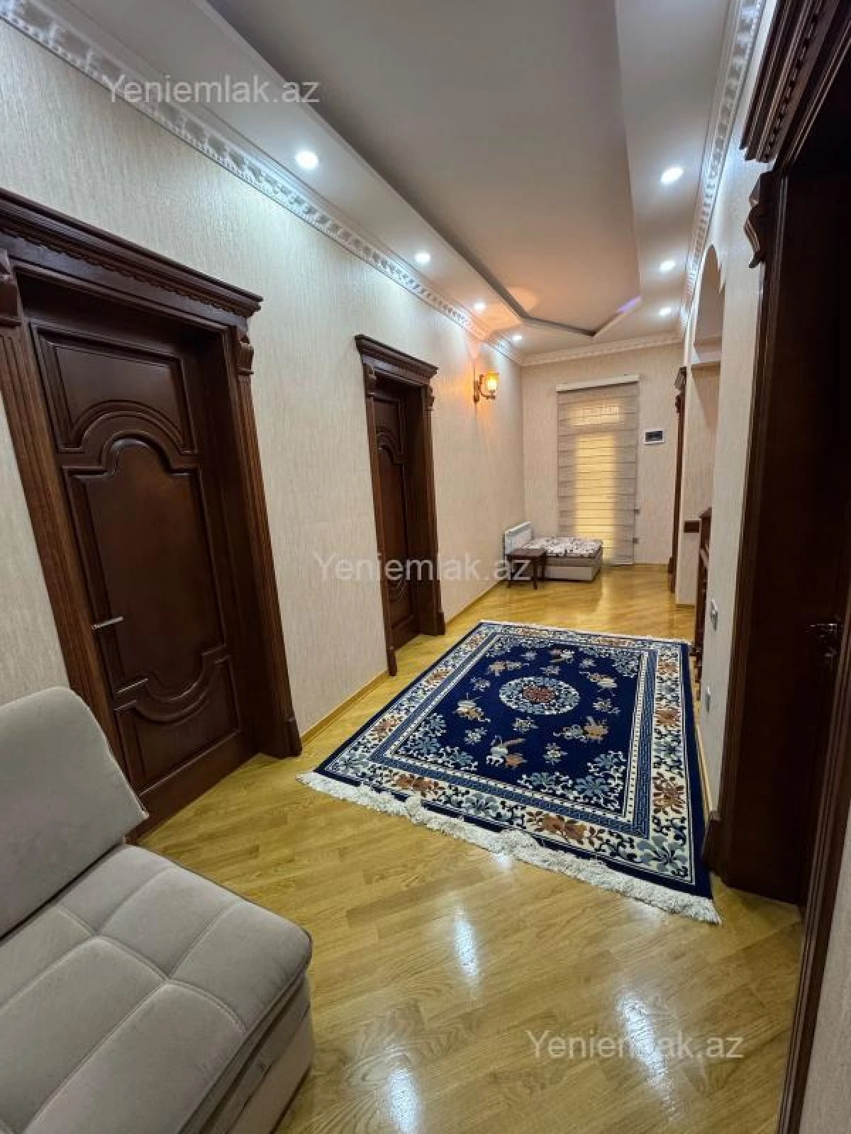 Satılır 6 otaqlı həyət evi 240 m²