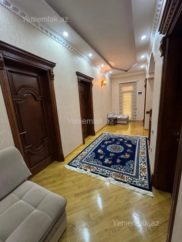 Satılır 6 otaqlı həyət evi 240 m²
