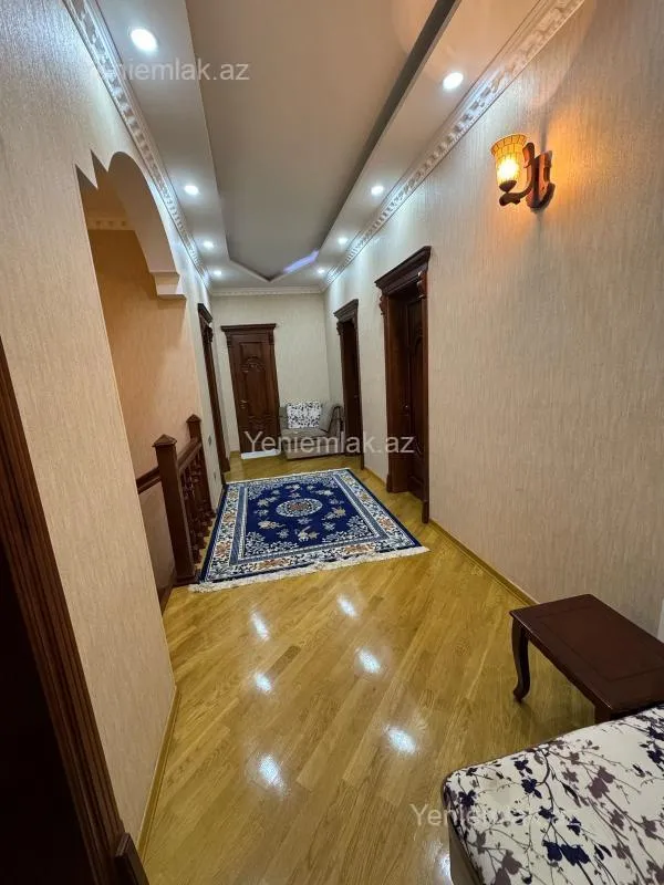 Satılır 6 otaqlı həyət evi 240 m²