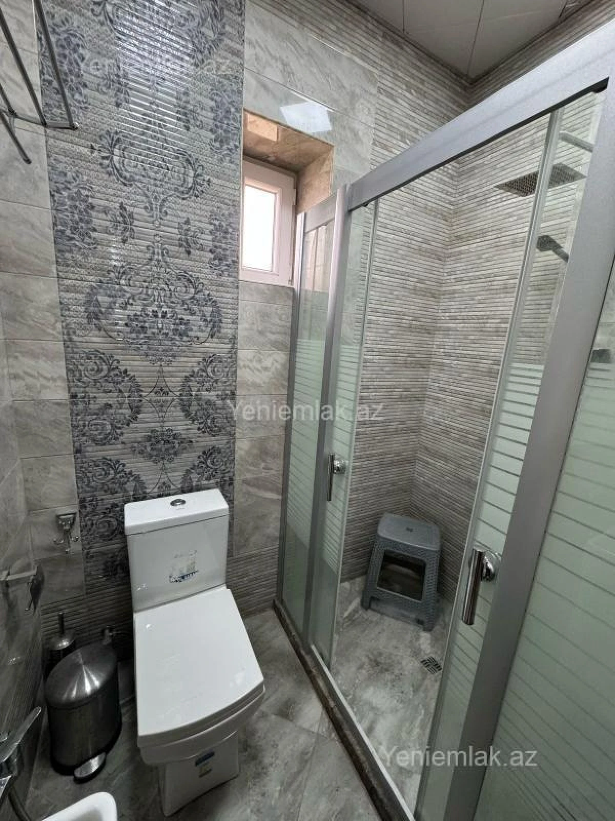 Satılır 6 otaqlı həyət evi 240 m²