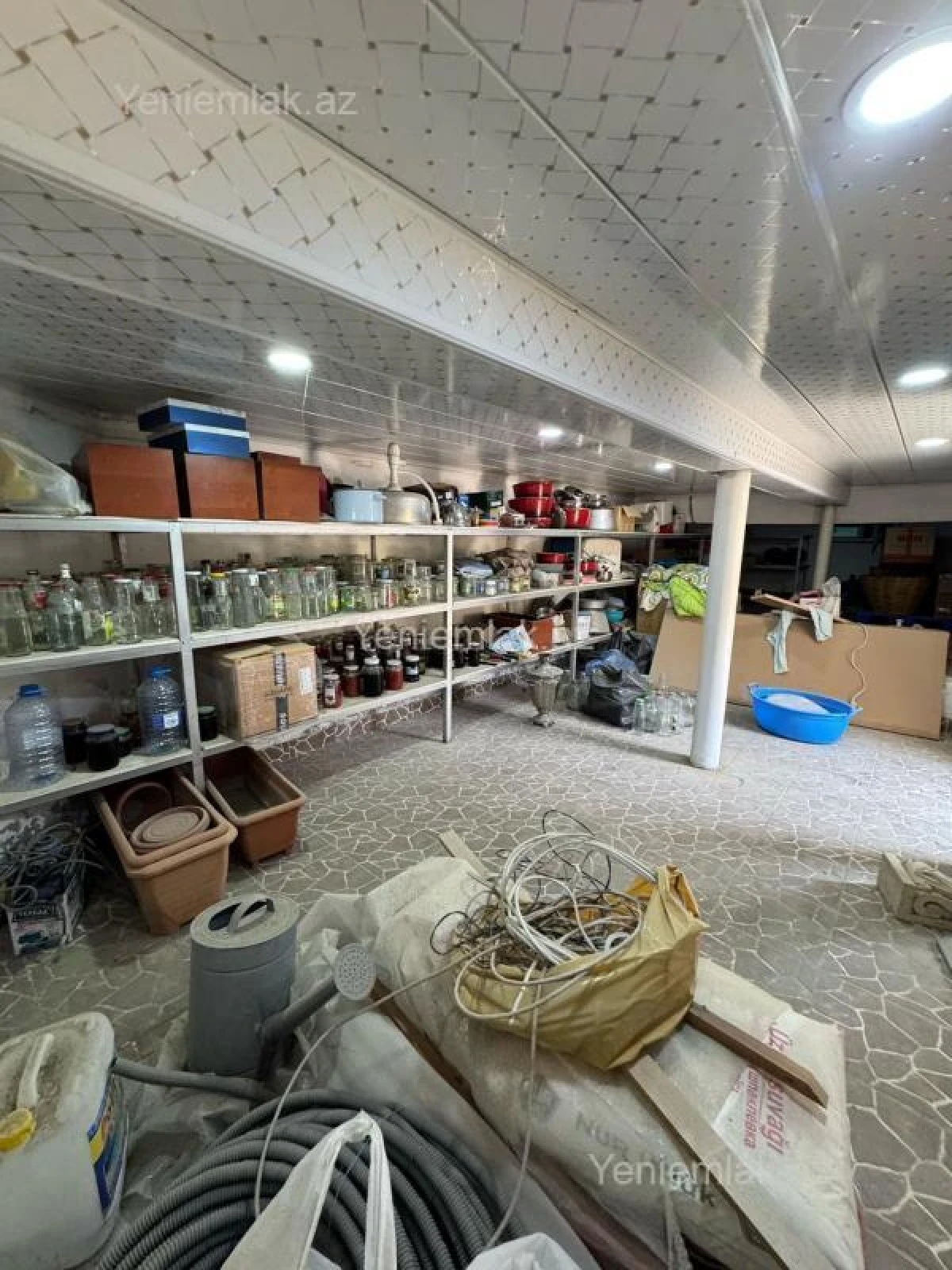 Satılır 6 otaqlı həyət evi 240 m²