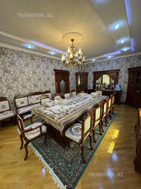 Satılır 6 otaqlı həyət evi 240 m²