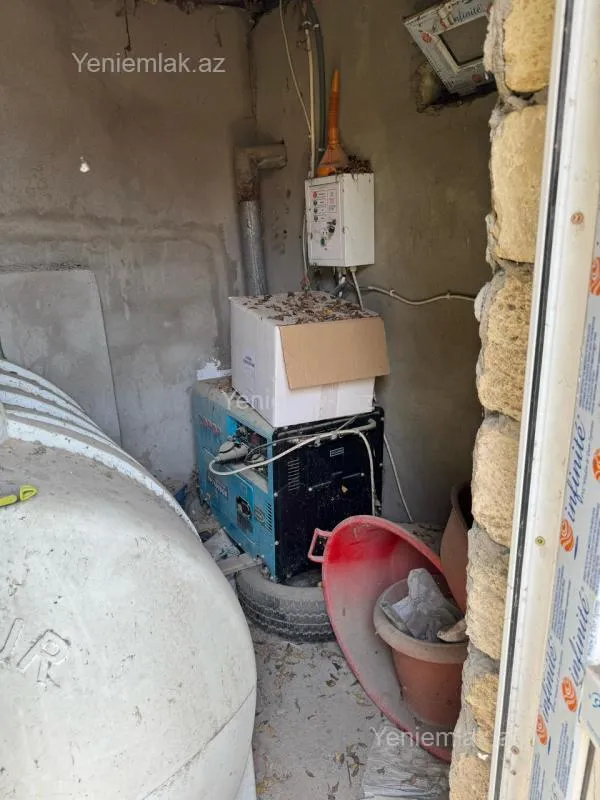 Satılır 6 otaqlı həyət evi 240 m²