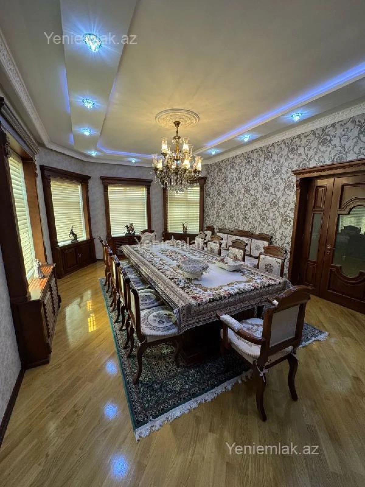 Satılır 6 otaqlı həyət evi 240 m²