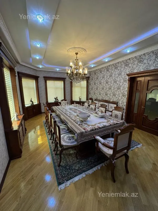 Satılır 6 otaqlı həyət evi 240 m²