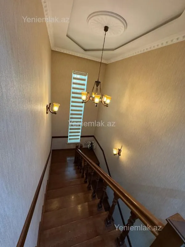 Satılır 6 otaqlı həyət evi 240 m²