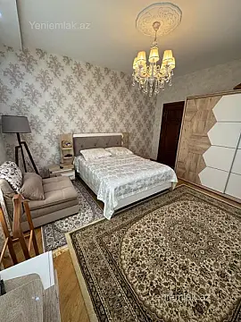 Satılır 6 otaqlı həyət evi 240 m²