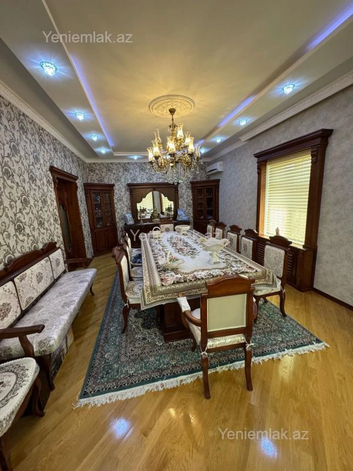Satılır 6 otaqlı həyət evi 240 m²
