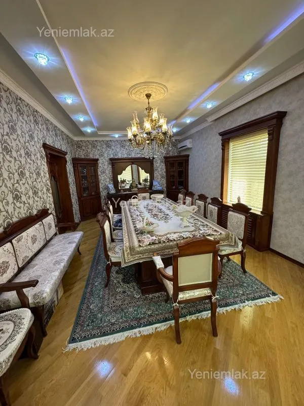 Satılır 6 otaqlı həyət evi 240 m²