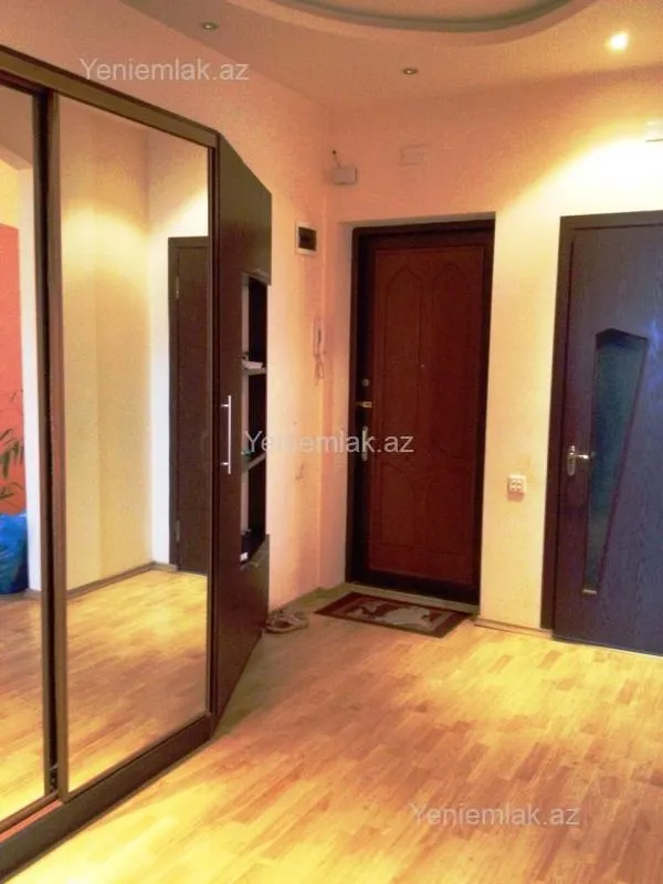 Satılır 3 otaqlı yeni tikili 100 m²