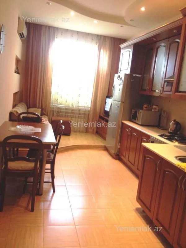 Satılır 3 otaqlı yeni tikili 100 m²