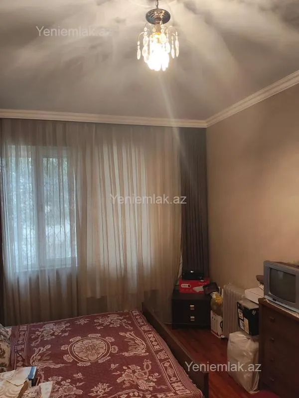 Satılır 2 otaqlı köhnə tikili 60 m²