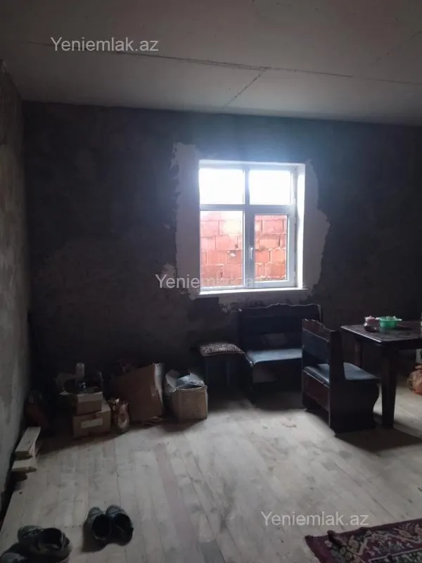 Satılır 4 otaqlı həyət evi 100 m²