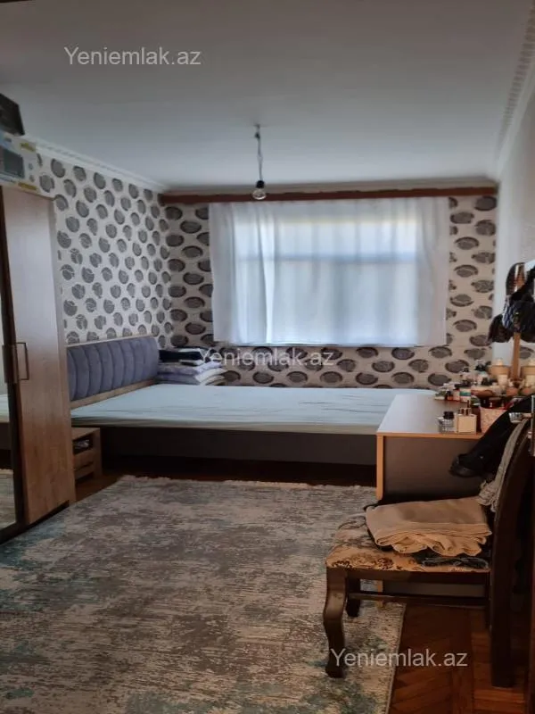 Satılır 2 otaqlı köhnə tikili 55 m²