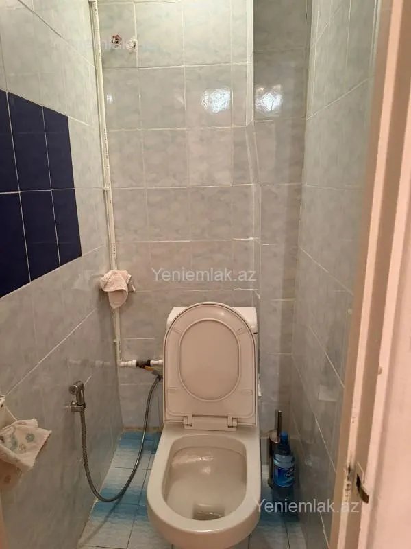 Satılır 3 otaqlı köhnə tikili 75 m²