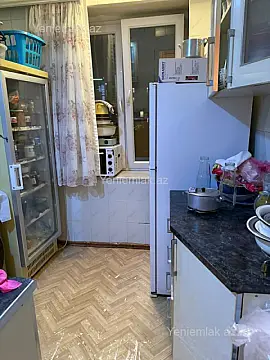 Satılır 3 otaqlı köhnə tikili 75 m²