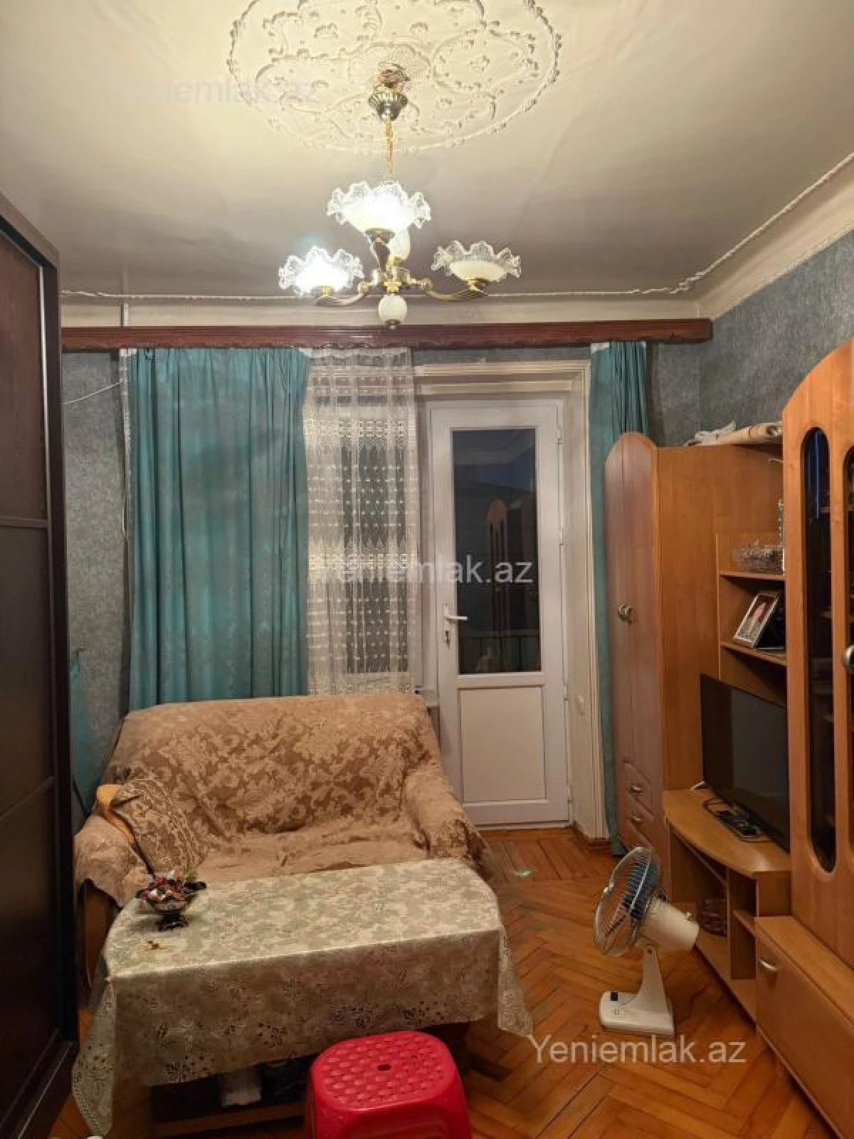 Satılır 3 otaqlı köhnə tikili 75 m²