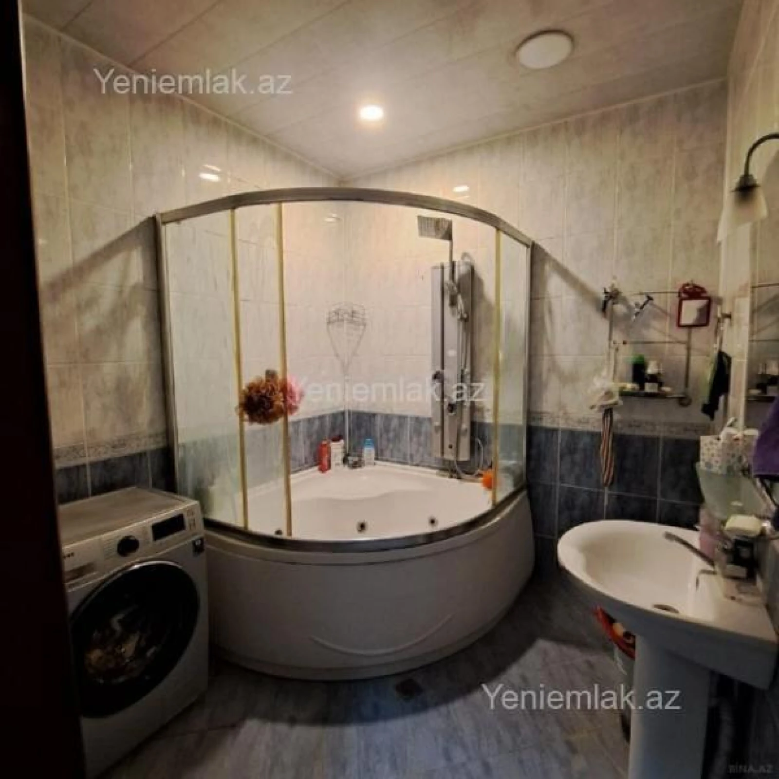 Satılır 3 otaqlı yeni tikili 160 m²