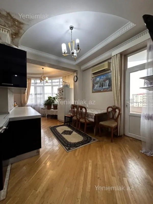 Satılır 3 otaqlı yeni tikili 160 m²