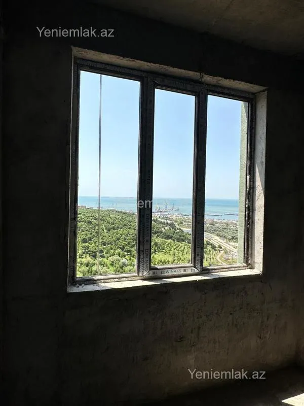 Satılır 4 otaqlı yeni tikili 178.6 m²