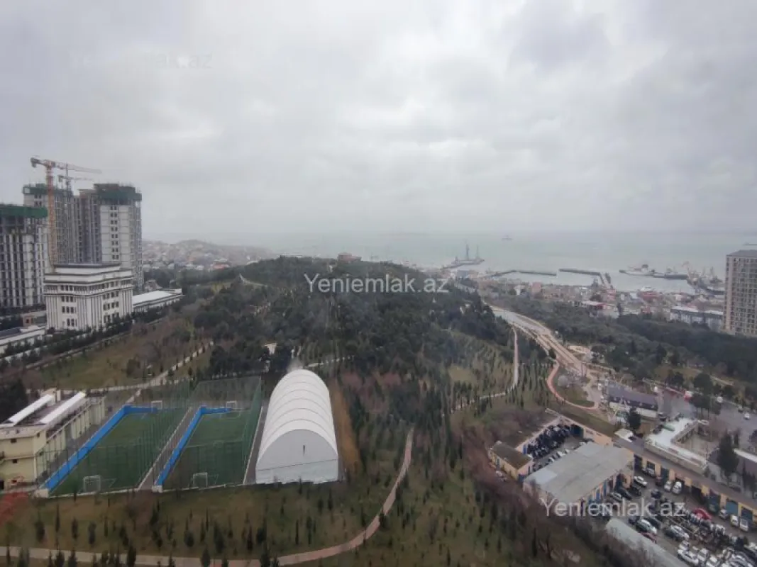 Satılır 4 otaqlı yeni tikili 178.6 m²