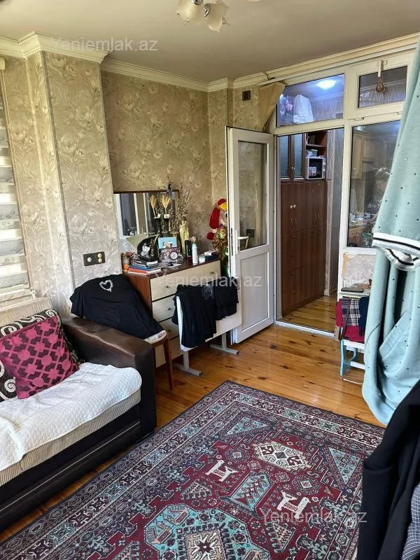 Satılır 3 otaqlı köhnə tikili 70 m²