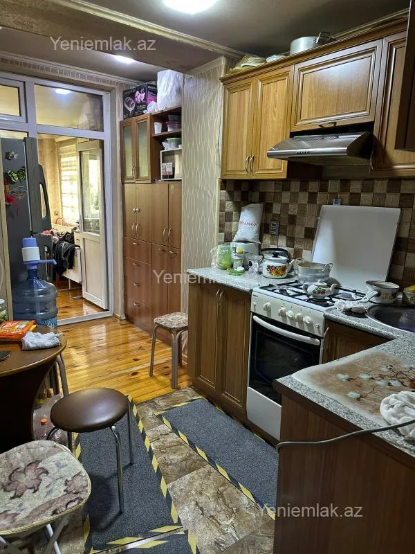 Satılır 3 otaqlı köhnə tikili 70 m²