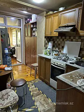 Satılır 3 otaqlı köhnə tikili 70 m²
