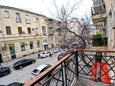 Satılır 2 otaqlı köhnə tikili 50 m²