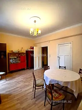 Satılır 2 otaqlı köhnə tikili 50 m²