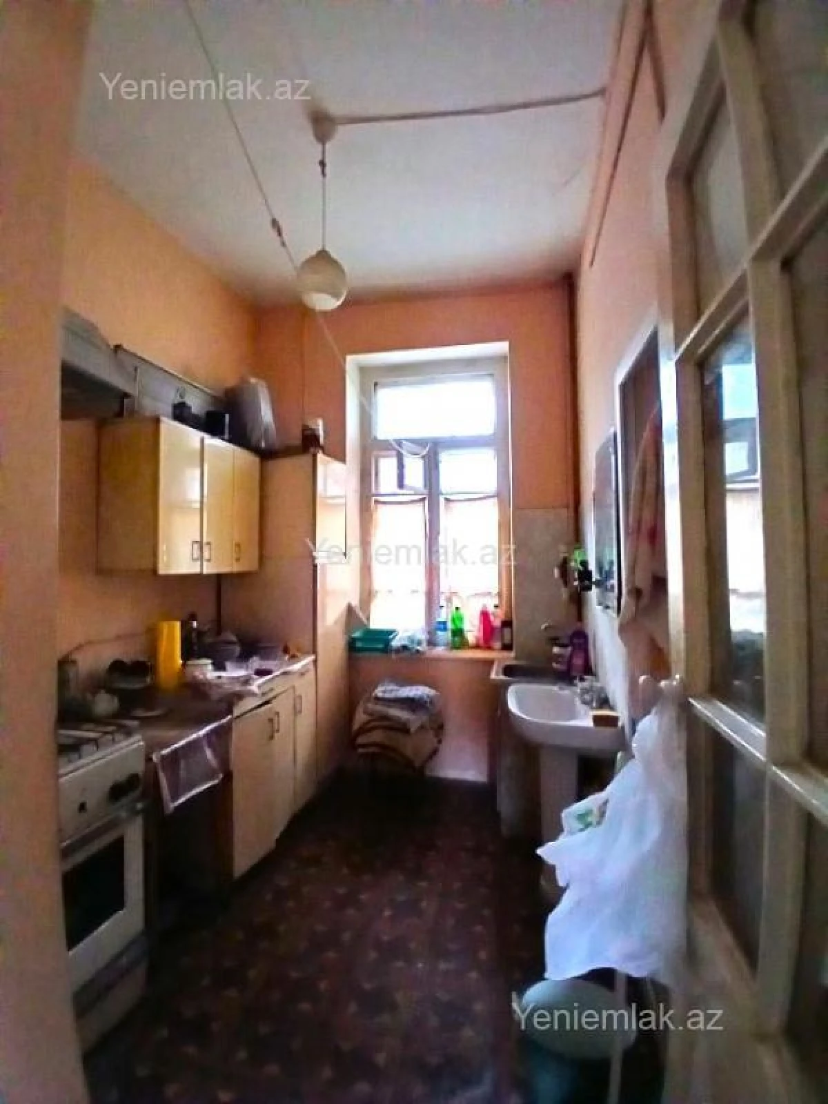 Satılır 2 otaqlı köhnə tikili 50 m²