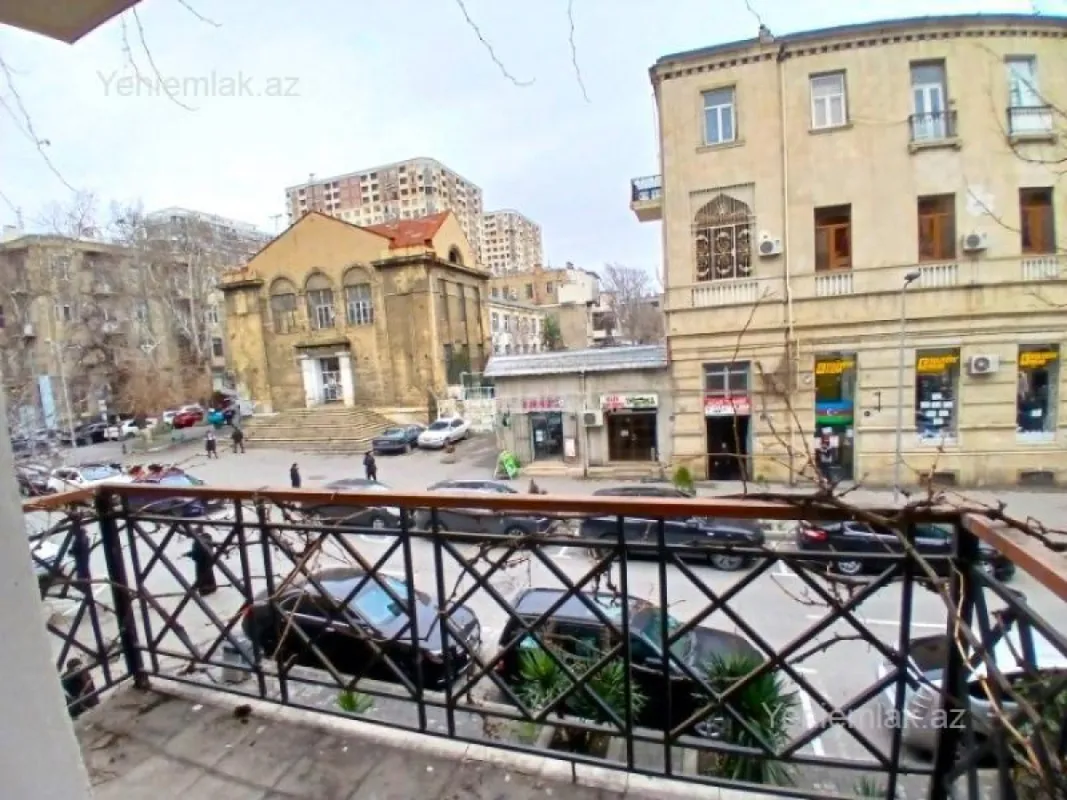 Satılır 2 otaqlı köhnə tikili 50 m²