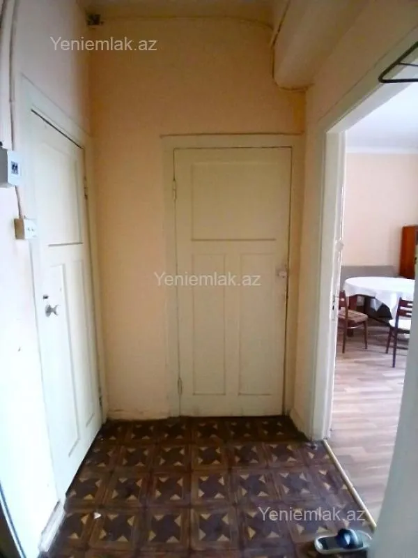 Satılır 2 otaqlı köhnə tikili 50 m²