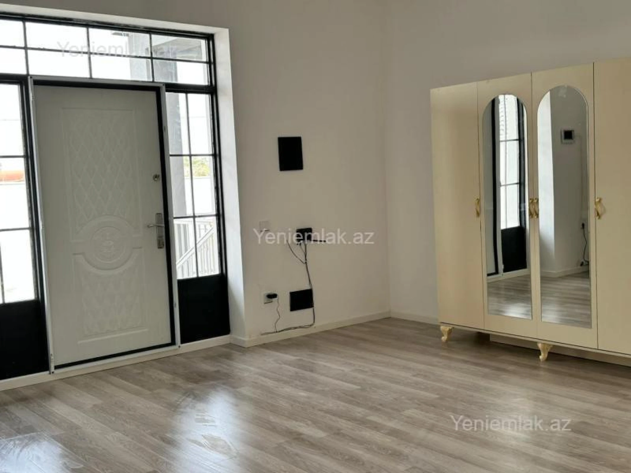 Satılır 4 otaqlı həyət evi 340 m²