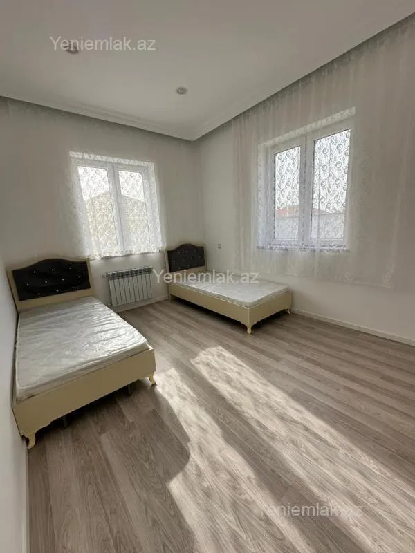 Satılır 4 otaqlı həyət evi 340 m²