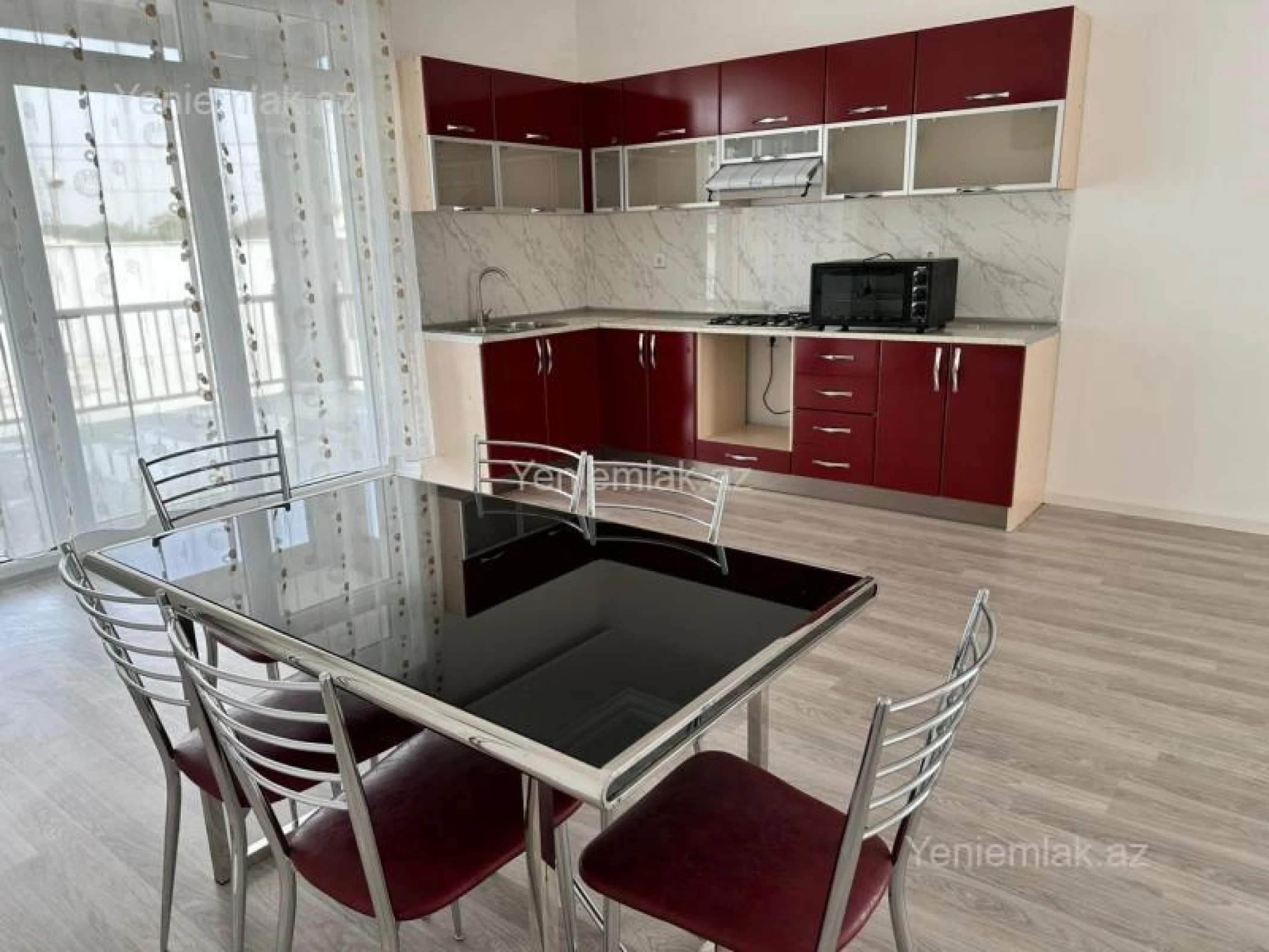 Satılır 4 otaqlı həyət evi 340 m²
