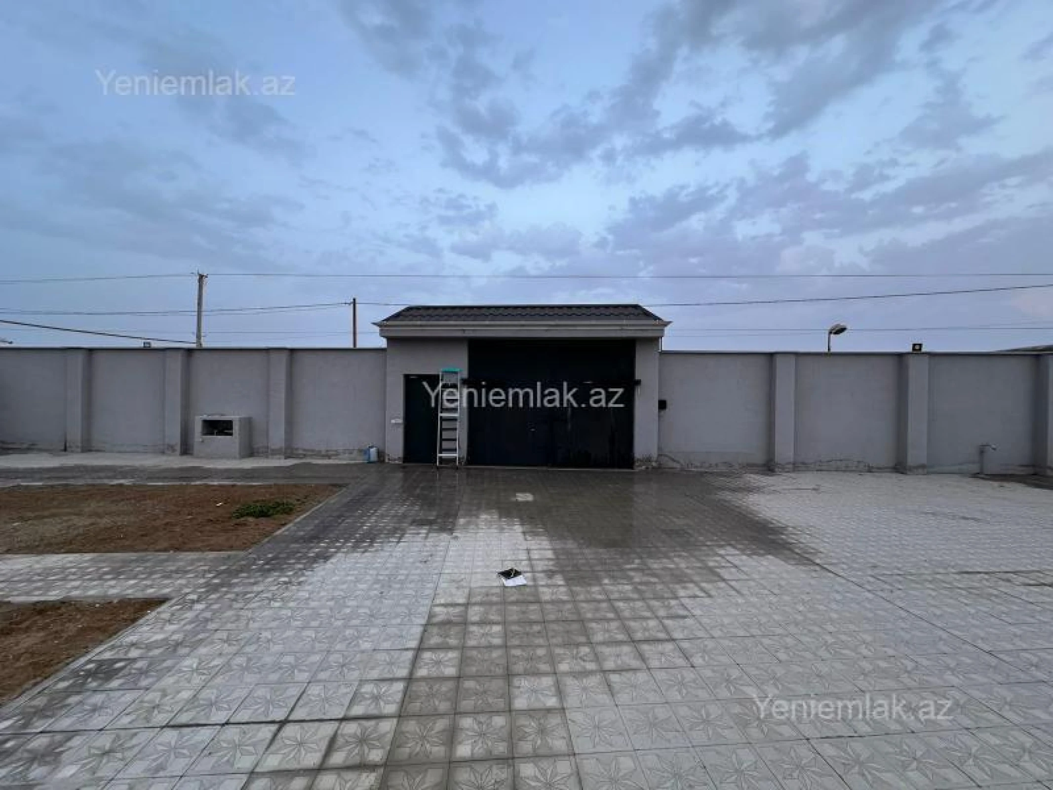 Satılır 4 otaqlı həyət evi 340 m²