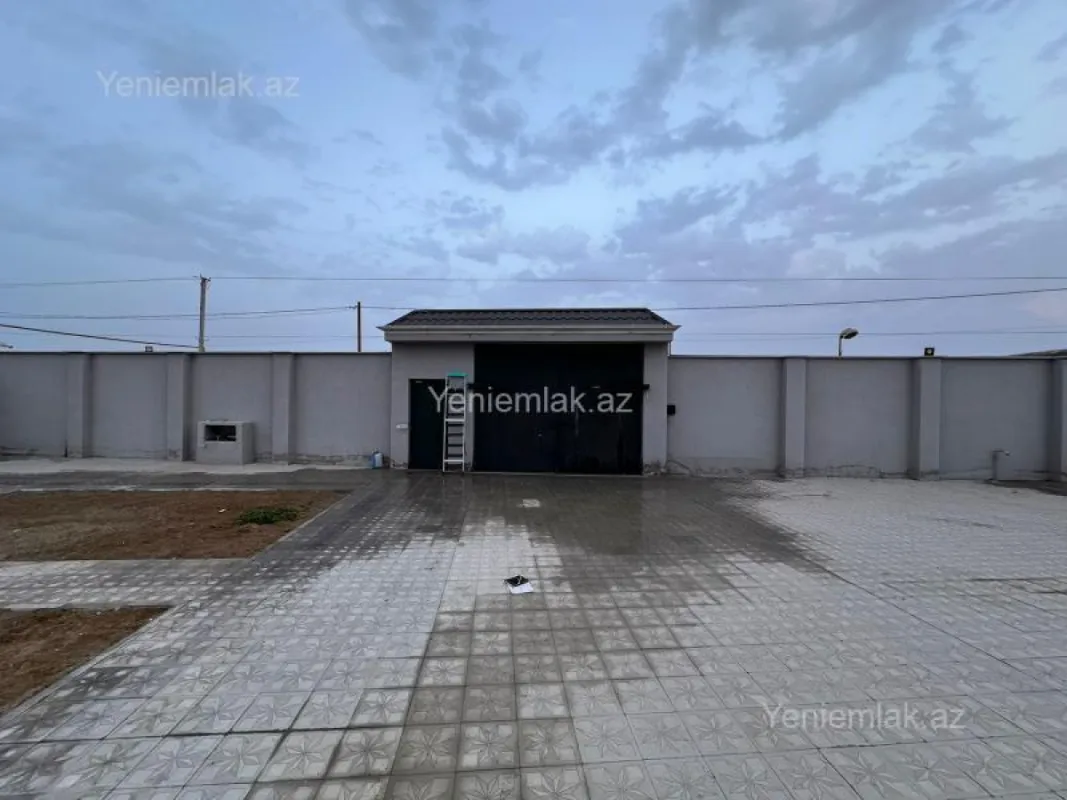 Satılır 4 otaqlı həyət evi 340 m²