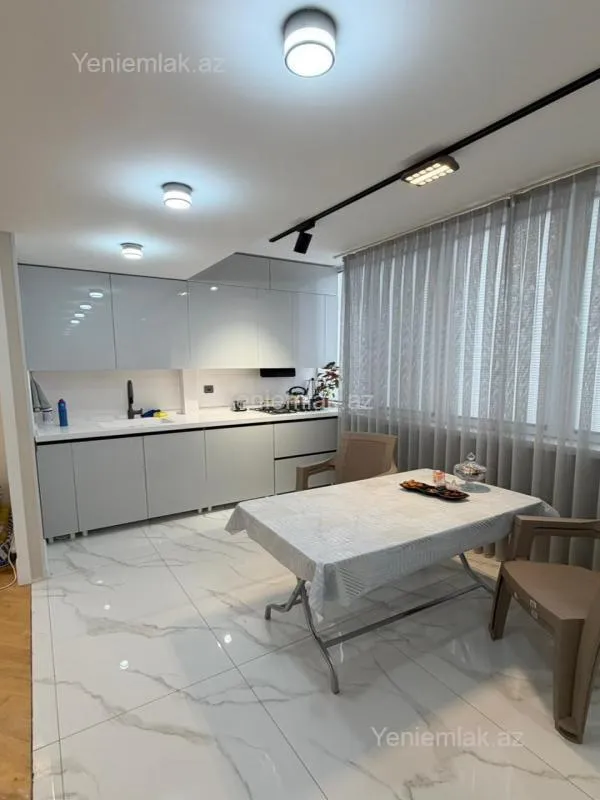 Satılır 3 otaqlı yeni tikili 100 m²