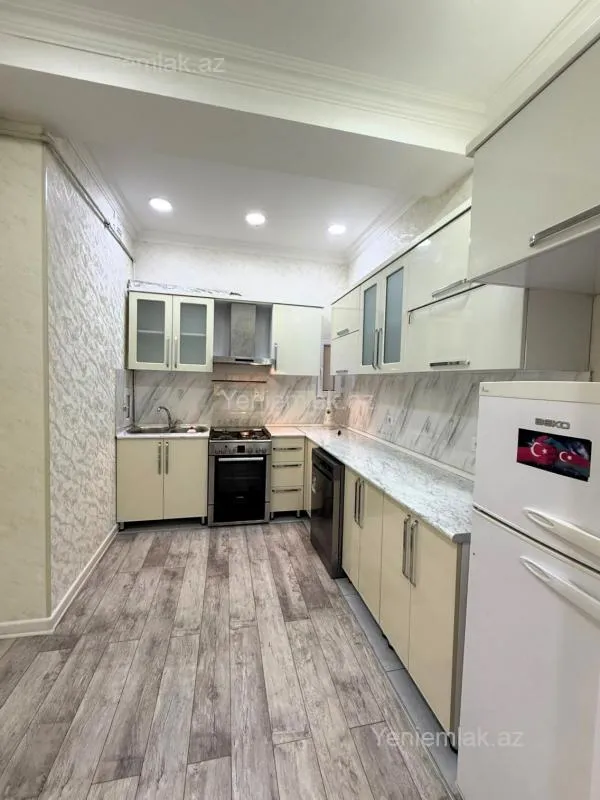 Satılır 3 otaqlı yeni tikili 111 m²