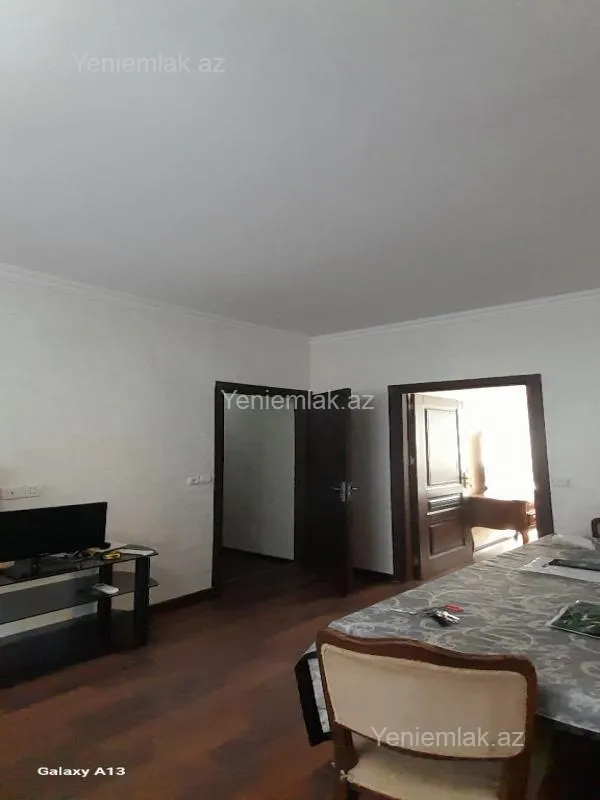 Satılır 2 otaqlı köhnə tikili 50 m²