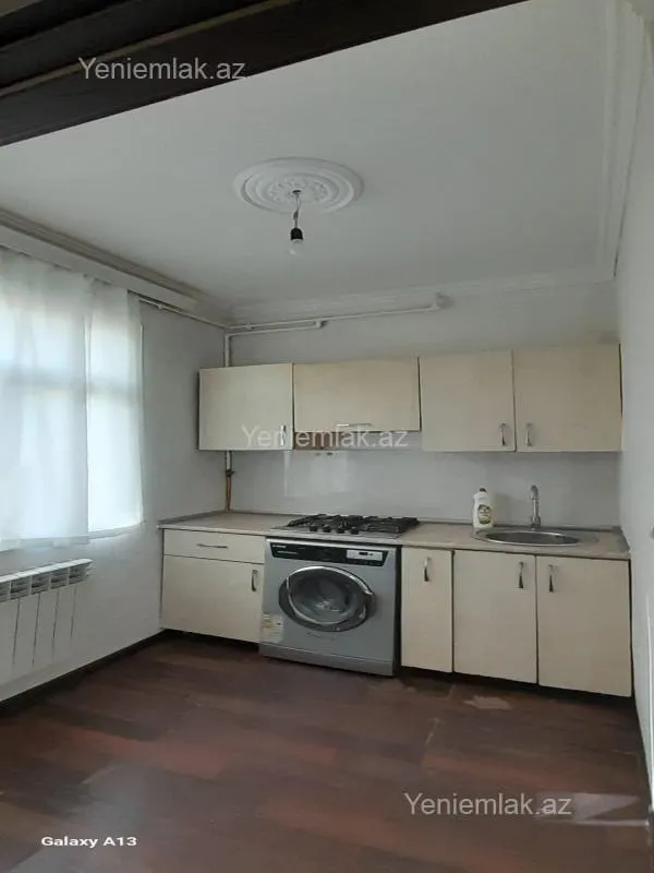 Satılır 2 otaqlı köhnə tikili 50 m²
