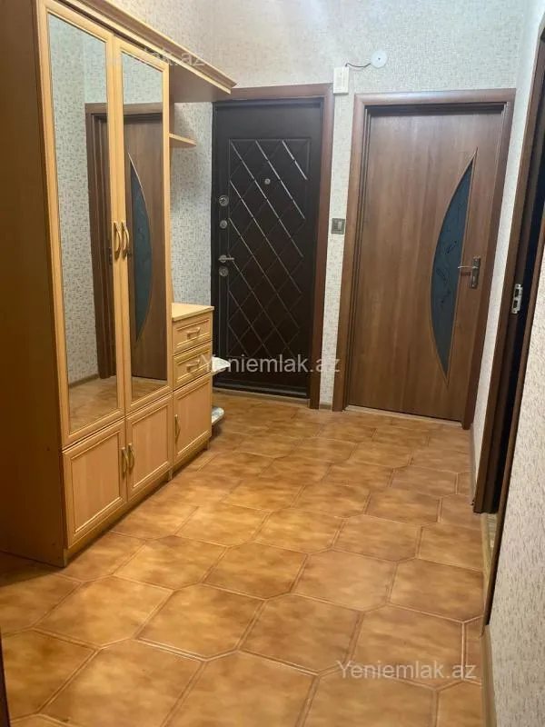 Satılır 4 otaqlı köhnə tikili 81 m²