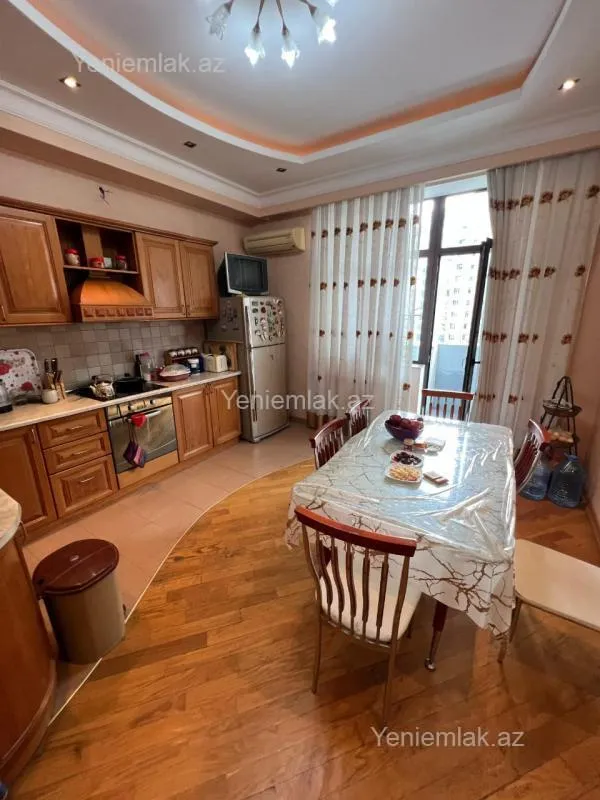 Satılır 3 otaqlı yeni tikili 167 m²