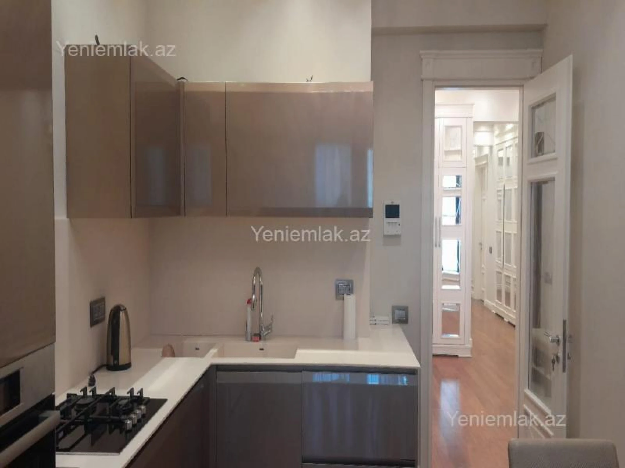 Satılır 4 otaqlı yeni tikili 198 m²