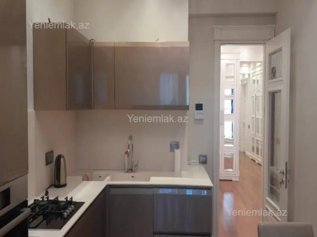 Satılır 4 otaqlı yeni tikili 198 m²